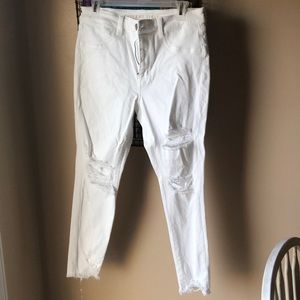 White American Eagle ripped jeans